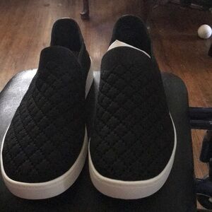 White Mountain slip on. Black. NWT. Size 9.5